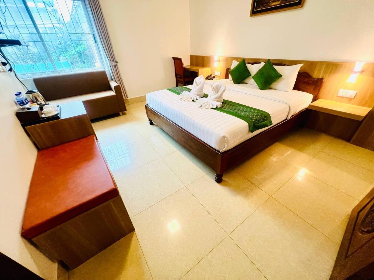 The One By Nika Hotel เสียมราฐ ภายนอก รูปภาพ